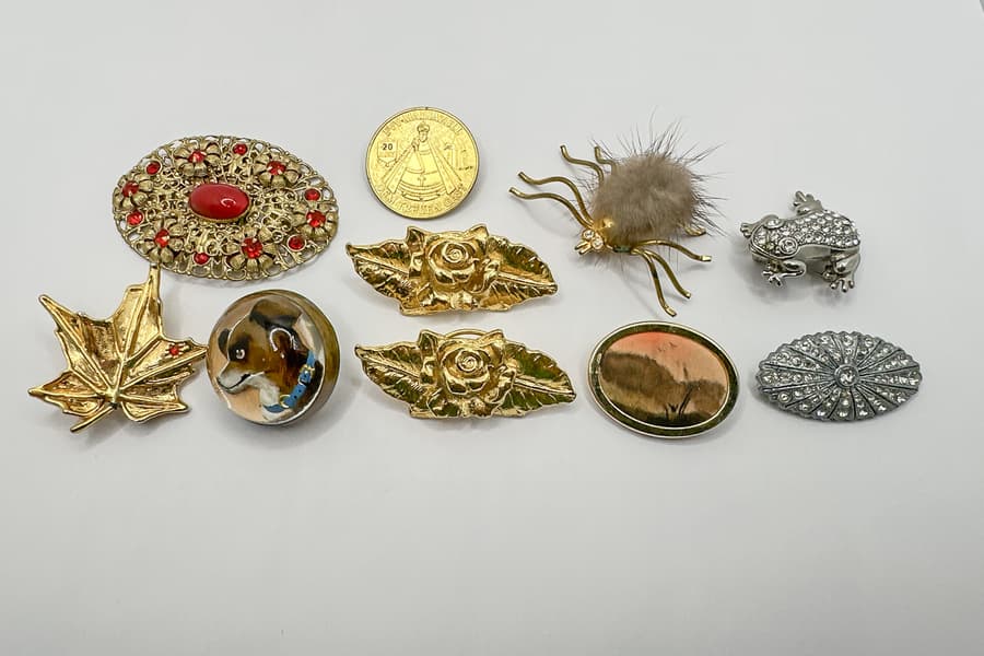 10 vintage Broschen